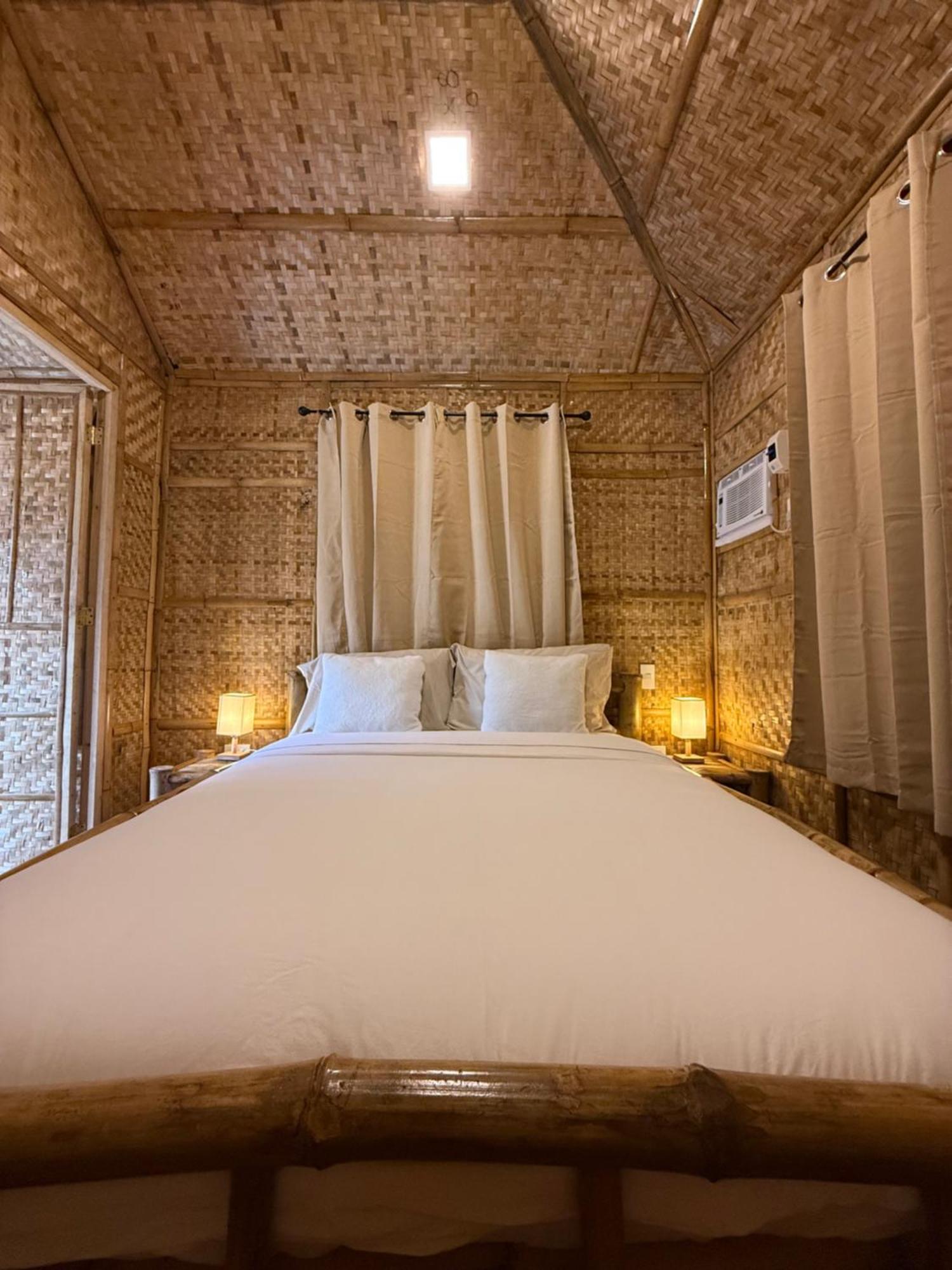 HOTEL THE BAMBOO VILLAS 2, POOC